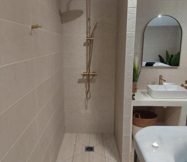 Saint-Maixent-sur-Vie Apartment | Relax at Studio Gîtes des Colombières with Spa & Ocean Views