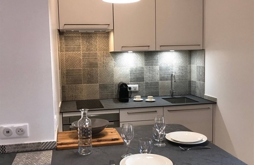 La Rochelle City Centre Apartment | Experience Studio Gambetta: Oceanfront Gem in La Rochelle