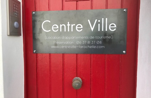 La Rochelle City Centre Apartment | Experience Studio Gambetta: Oceanfront Gem in La Rochelle