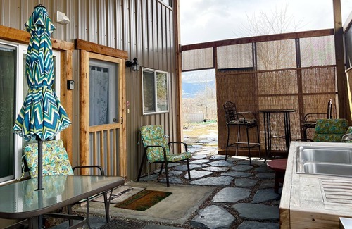 Hot Springs Apartment | Pet-Friendly Studio-Garden Apartment Near Mineral Soaks