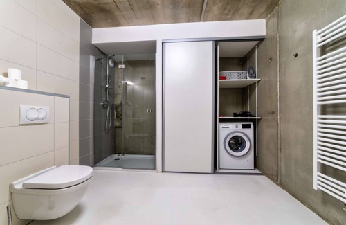 Carmes Apartment | Inviting Studio with Garden View & Family-Friendly Amenities
