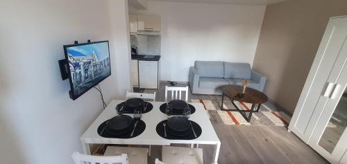 Houilles Apartment | Elegant Studio Grand Confort in Houilles - Rated 8.9/10