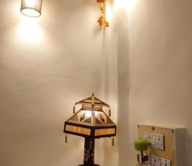 Khar Apartment | Inviting Khar Studio: Family-Friendly Ground Floor Retreat
