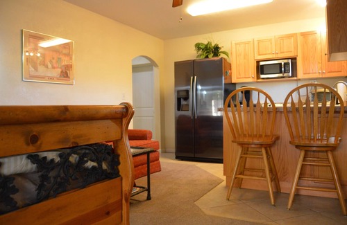 Apache Junction House | Tranquil Studio Guest House with Spa on 1.5 Acres
