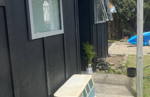 Raglan Apartment | Ideally Located Studio with Ocean View and Spa Amenities