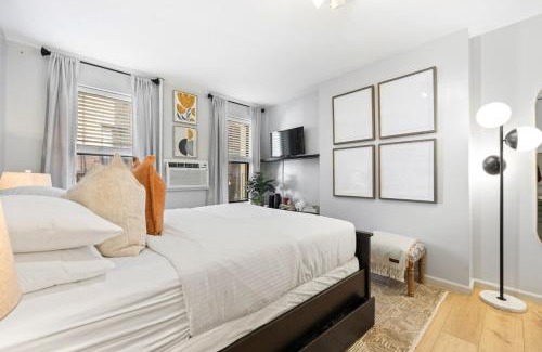 Midtown West Apartment | Cozy Studio Haven in Times Square with Pet-Friendly Perks