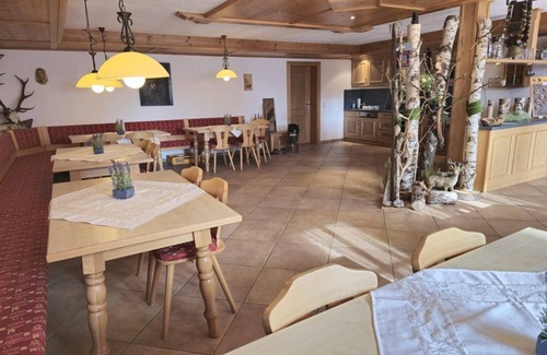 Osterreinen Apartment | Inviting Studio Hochplatte - Haug with Hot Tub & Kitchen