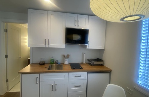 Granada Cottage | Inviting Studio House Near Siesta Key Beach and Downtown
