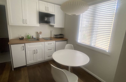 Granada Cottage | Inviting Studio House Near Siesta Key Beach and Downtown