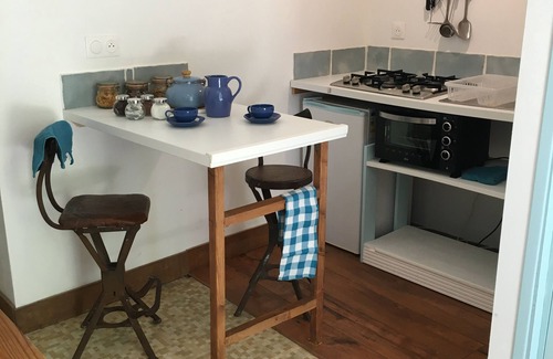 Cherac House | Cozy Studio Hublot in Beautiful Cognac Region