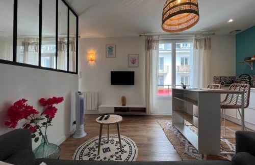 Lorient Apartment | Top-Rated Studio Ibiza in the Heart of Lorient