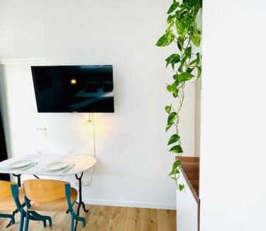 Chapareillan Apartment | Ideal Studio for Professionals and Weddings with Free Parking