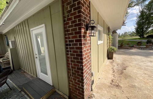 Perry Apartment | Comfortable Studio for Nurses & Contractors Near Ag Center