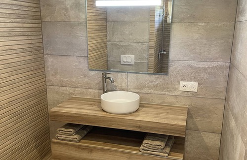 Cul de Sac Apartment | Studio Iguana