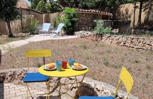 Biot Apartment | Idyllic Studio Retreat with Pool in Greenery - 4 Stars