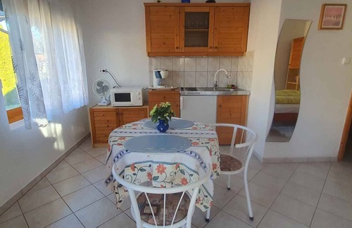 Celldomolk Apartment | Quiet Studio with Internet and Family-Friendly Amenities