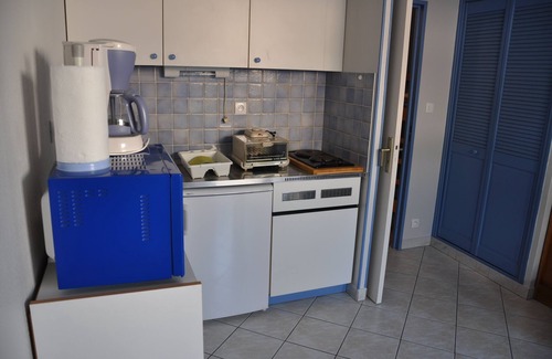 La Madrague Apartment | Cozy Studio Steps from the Beach with Ocean View Amenities