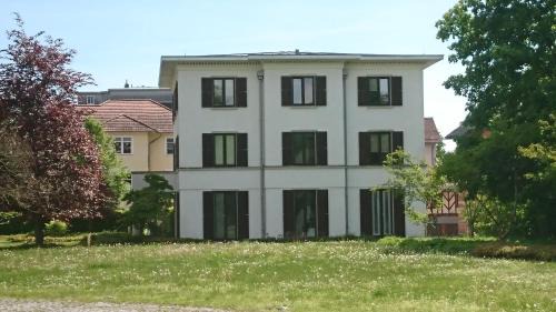 Meiningen Apartment | Stylish Studio Near Theaters - Family-Friendly Retreat