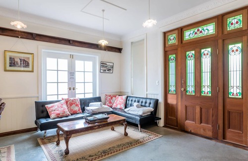 Ashgrove Apartment | Cozy Studio in Ashgrove with Loft and Family-Friendly Amenities