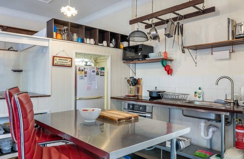 Ashgrove Apartment | Cozy Studio in Ashgrove with Loft and Family-Friendly Amenities