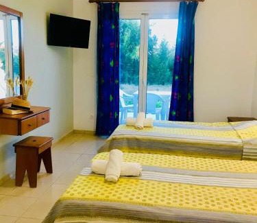 Roda Apartment | Cozy Studio in Banos with Shared Pool Access