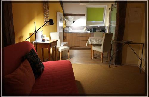 Eschbach Apartment | Charming Studio in der alten Scheune with Ocean View