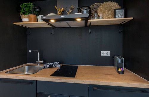 Domburg House | Cozy Holiday Home in the Heart of Seaside Resort