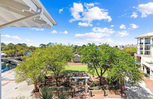 Baytowne Wharf Apartment | Studio in Heart of the Village