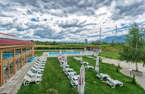 Banya Apartment | Cozy Studio at Seven Seasons Bansko with Pool & Pet Options