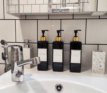Kallio Apartment | Charming Studio in Kallio - Pet and Child Friendly Stay
