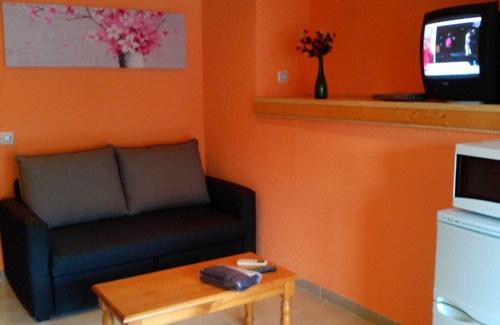 La Pineda Apartment | Beachfront Studio in La Pineda with Pool & Spa Access