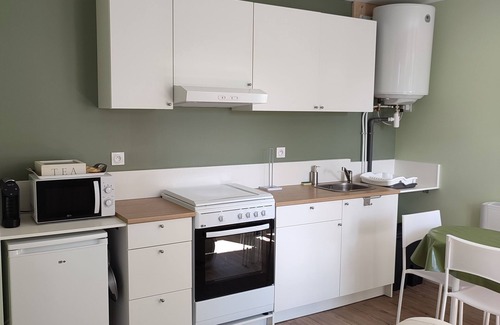 Oyonnax Apartment | Immaculate Studio with Terrace in Prime Location, Rated 10/10
