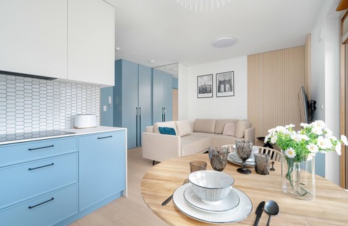 Grunwald Apartment | Cozy Studio with Garden in Poznań - Pet Friendly Stay!