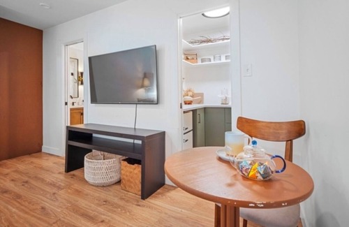 Goldsmith Condo | Studio in SE Denver near DTC and Cherry Creek North with WiFi, AC