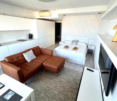 Alicante Apartment | Oceanfront Studio with City & Sea Views - Rated 10/10