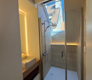 Neuchatel Apartment | Studio in the center of Neuchâtel Serenity
