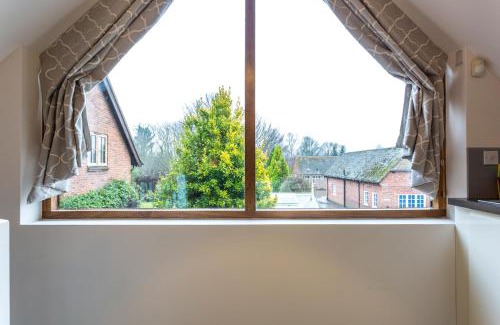 Wherwell Apartment | Accessible Studio in the Field - Guest Rated 9/10