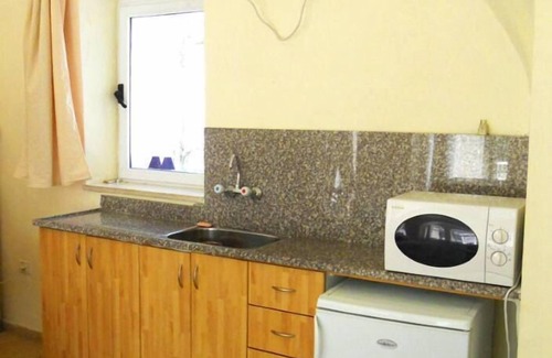Mamilla Apartment | Inviting Studio Near Jerusalem's Old City with Terrace