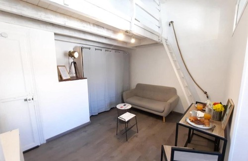 Faubourg Apartment | Central Studio in Nimes with Top Guest Reviews
