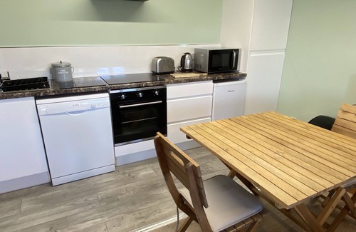 East Budleigh Apartment | Idyllic Countryside Studio with Hot Tub near the Beach