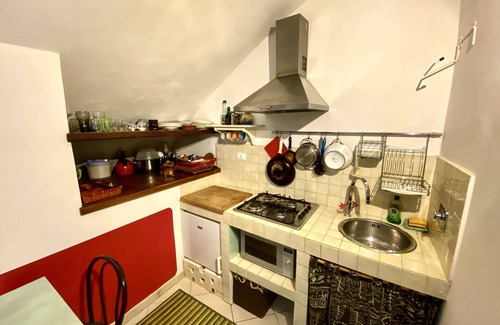 Roman Quarter Apartment | Cozy Studio in Vintage House Near Downtown Attractions
