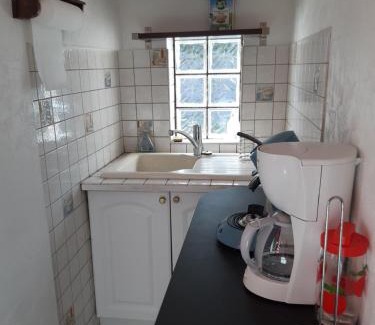 Saint-Illiers-la-Ville Apartment | Independent Studio: Pet-Friendly & Ideal for Families