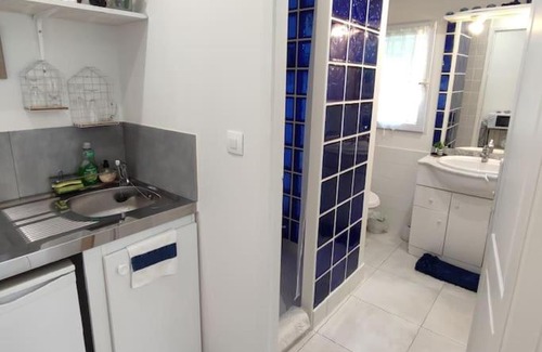Castelnau-le-Lez Apartment | Independent Studio in Villa with Free Parking, Rated 9/10
