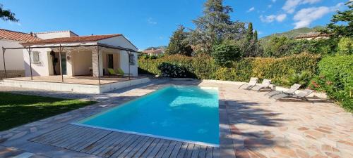 Gemenos Apartment | Independently Styled Villa Garlaban Studio with Ocean View