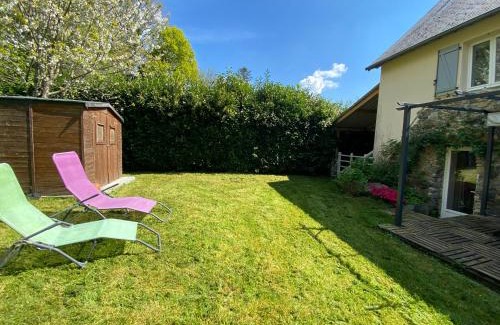 Le Lorey Apartment | Cozy Studio with Private Garden, Rated 8.9/10 by Guests