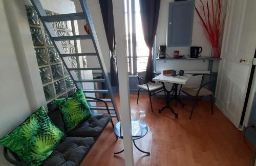 Aix-les-Bains City Center Apartment | Cozy Independent Studio in Aix Les Bains City Center