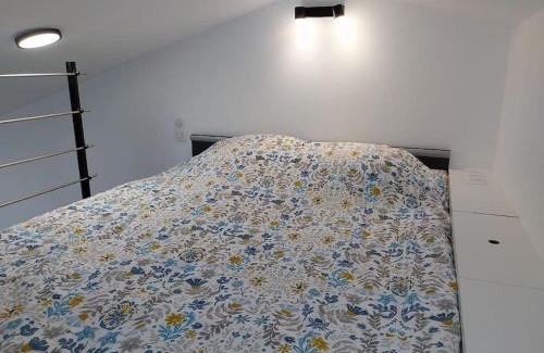 Begles Apartment | Independent Studio with Climate Control and Pet-Friendly Stay