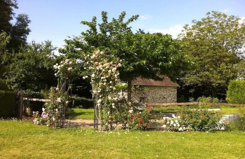 Sarlande House | Independent and Authentic Studio in Périgord Vert