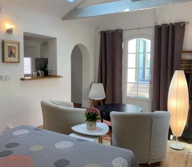 Cap-d'Antibes House | Oceanfront Studio: Walk to Beach, Rated 9.3 by Guests