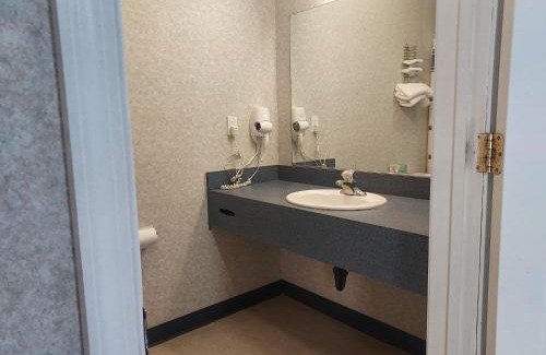 Galloway Hotel | Family-Friendly Studio Inn and Suites with Accessible Amenities